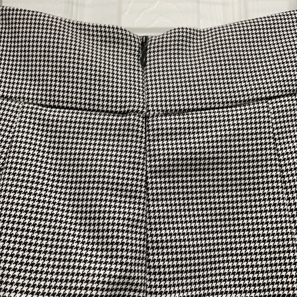 H&M black and white ruffle skirt size 4 like XS - Picture 6 of 7